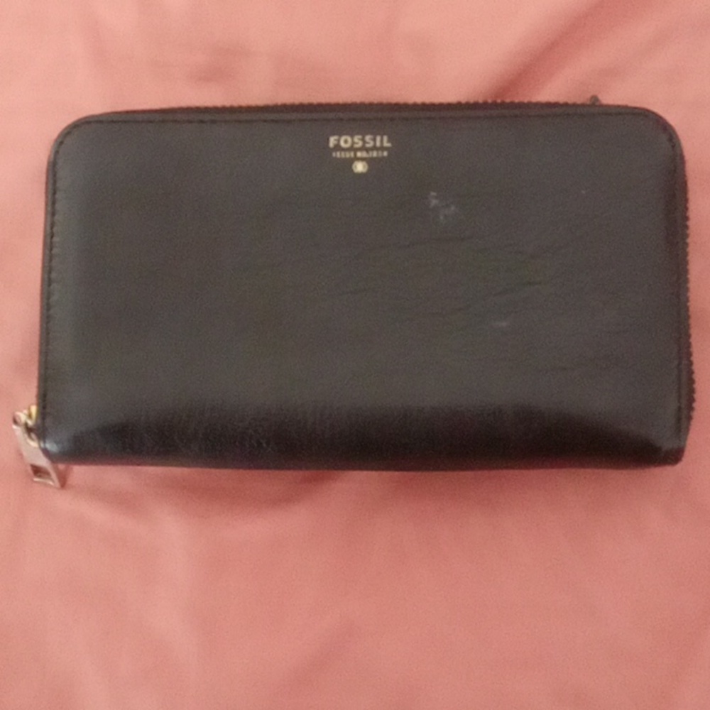 Fossil Wallet - image 1